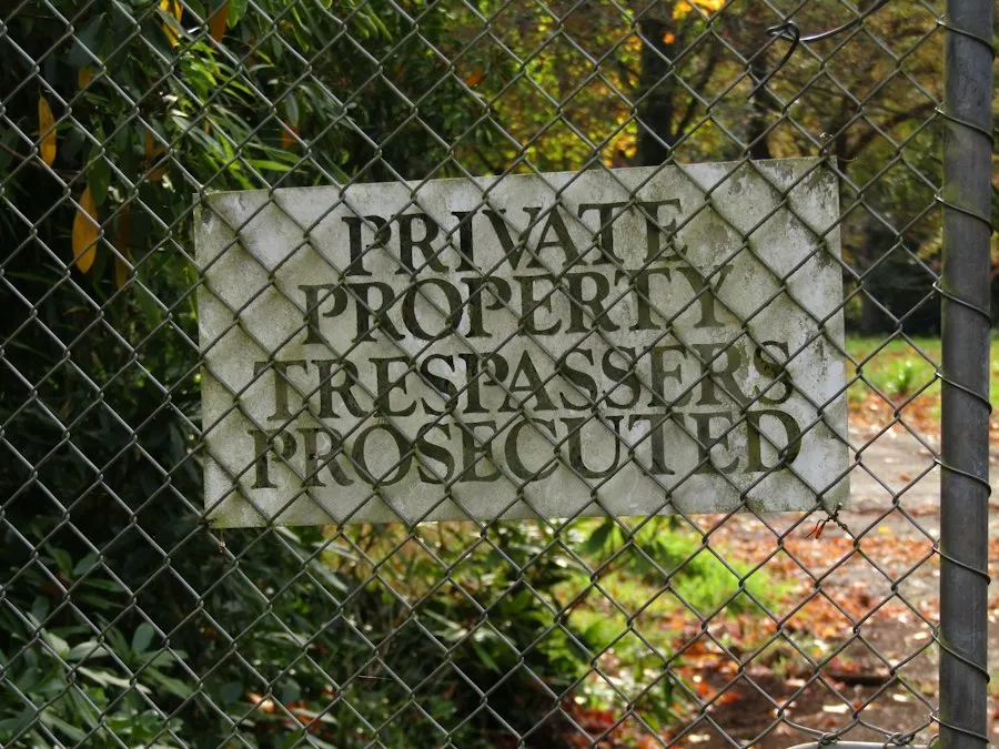 Photo common private property mistakes